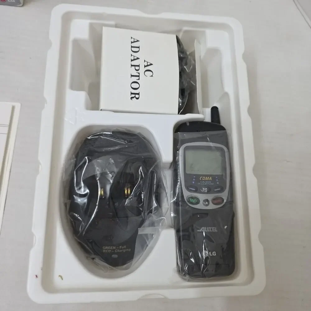 Vintage Flip Phone LGC-330W CDMA Dual Band Digital Cellular Phone Large LCD
